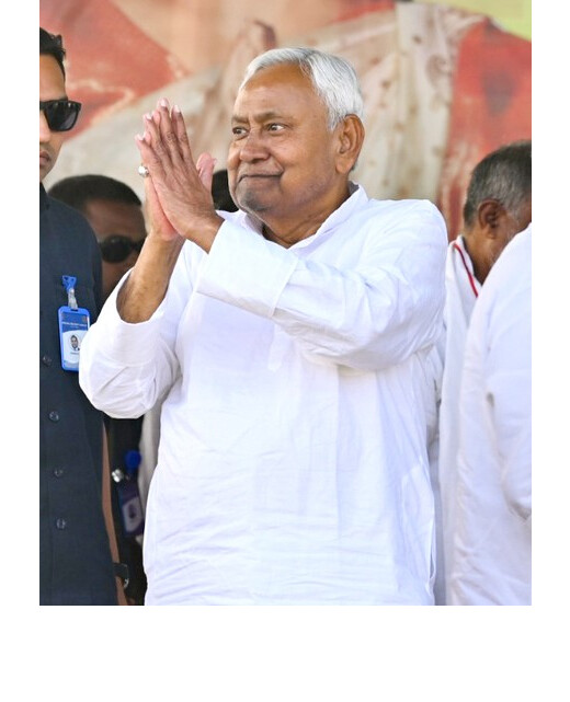 नई सरकार बनने से पहले बड़ी हलचल, एनडीए बैठक में नीतीश के नेतृत्व पर लगेगी मुहर